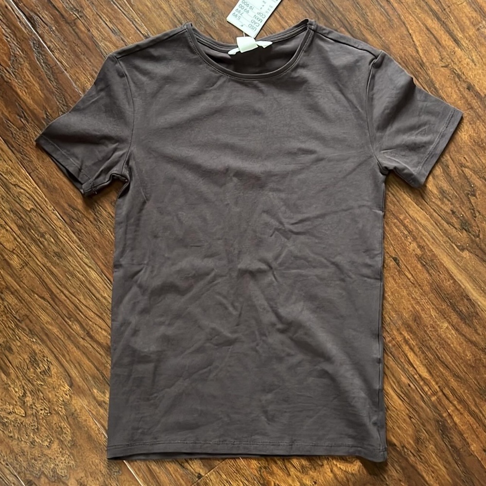 NWOT H&M plain tee